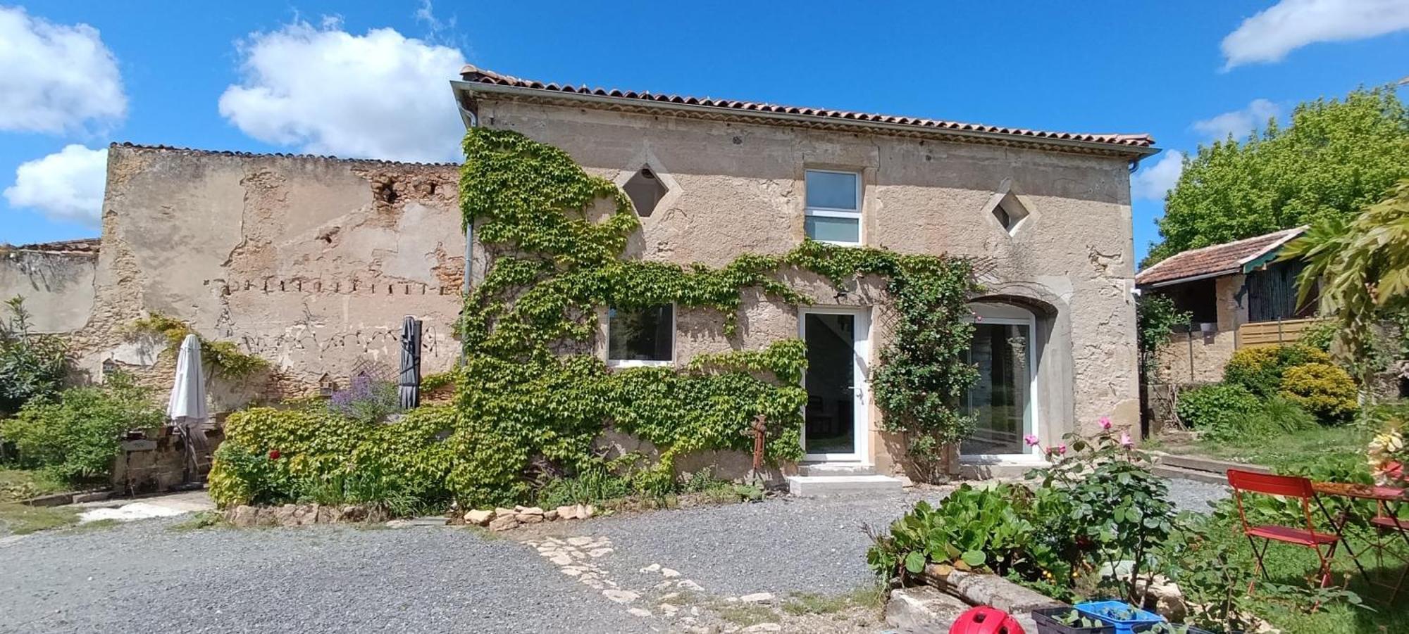 Maison Irondas Saint-Pierre-d'Aurillac Exteriör bild