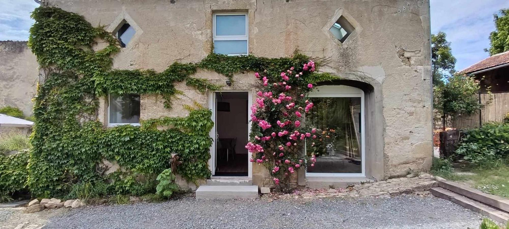 Maison Irondas Saint-Pierre-d'Aurillac Exteriör bild
