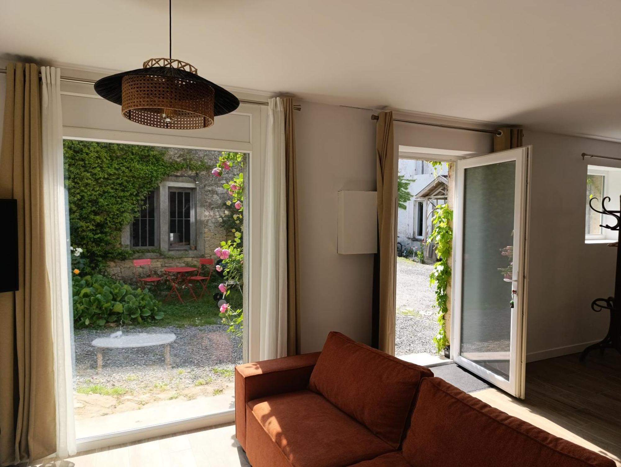 Maison Irondas Saint-Pierre-d'Aurillac Exteriör bild