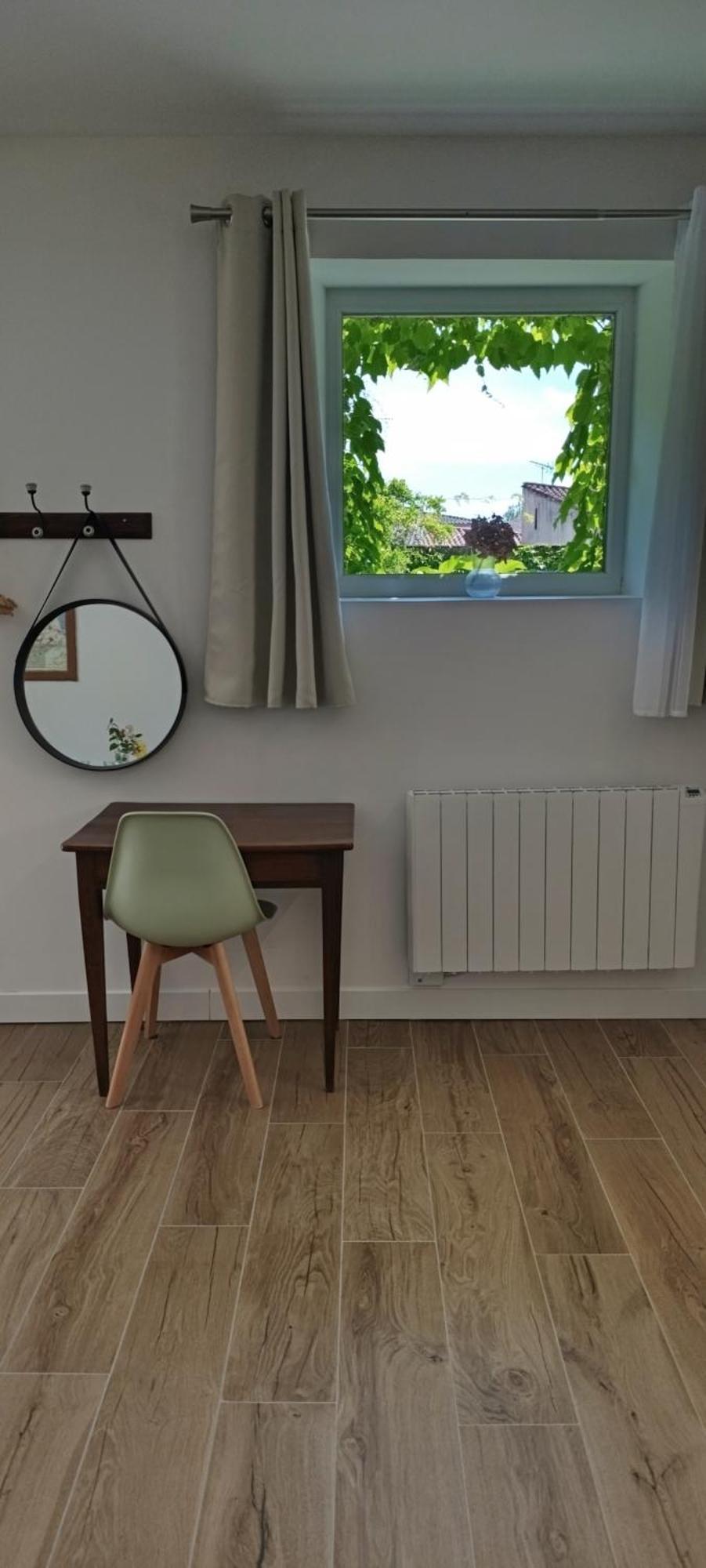 Maison Irondas Saint-Pierre-d'Aurillac Exteriör bild